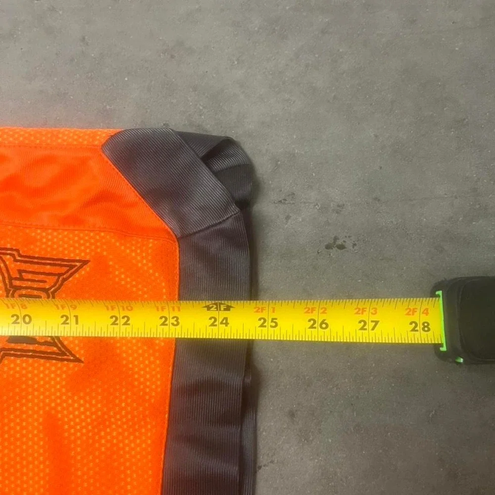 Vintage Y2K loose fit Tapout Mens‎ orange shorts skater